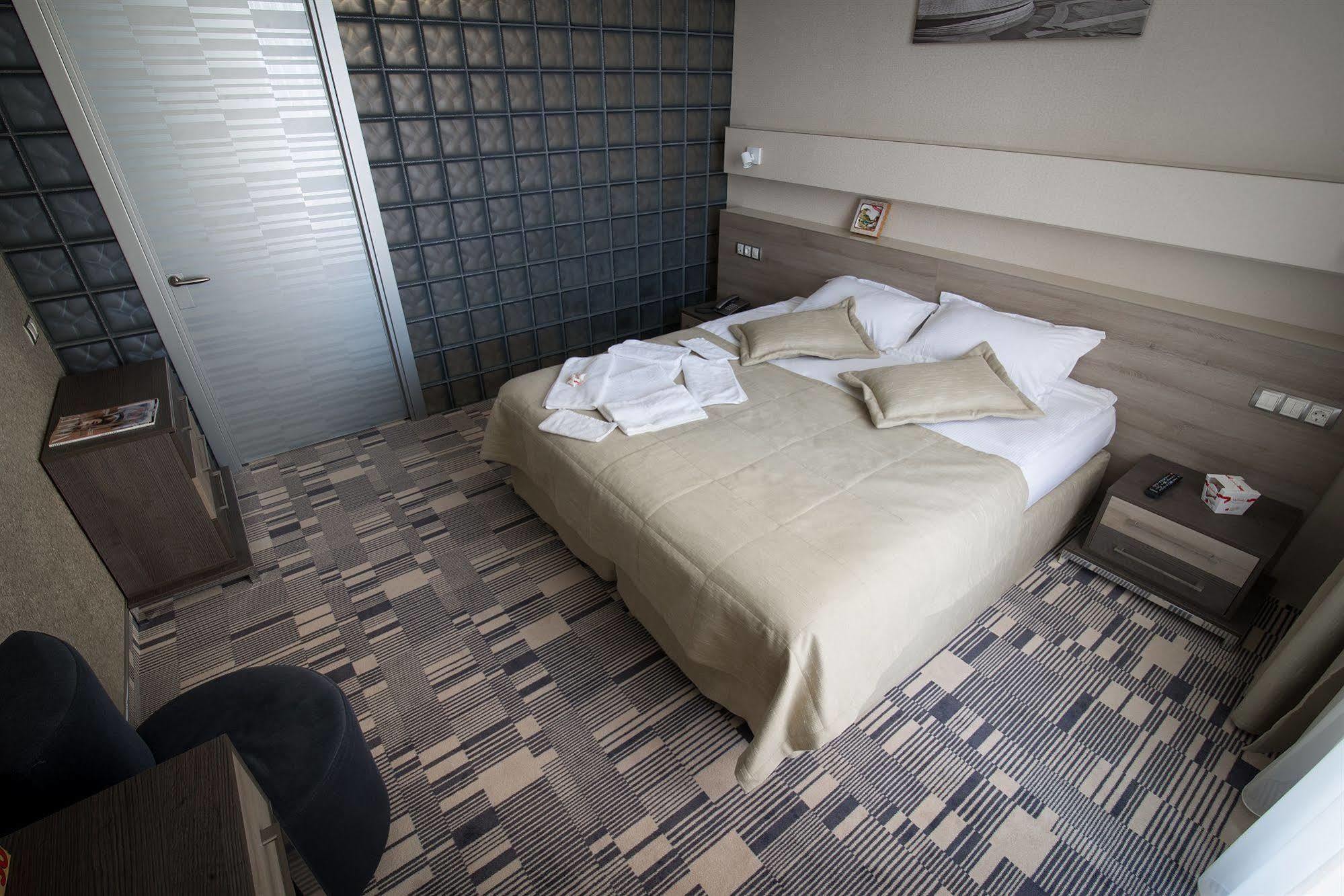 12Th Floor Apartments Odesa Exterior photo
